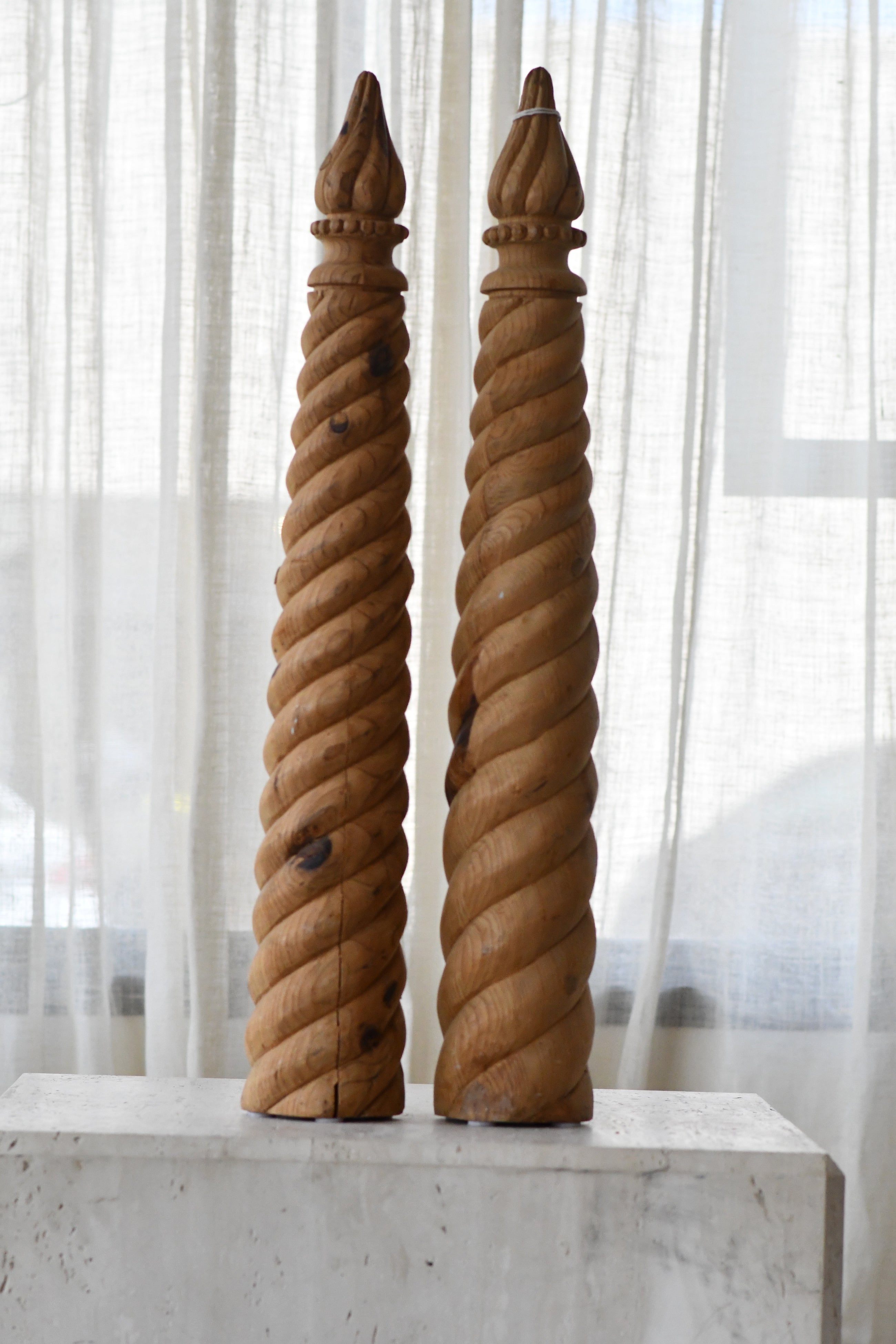 Spiral barley-twist large finials