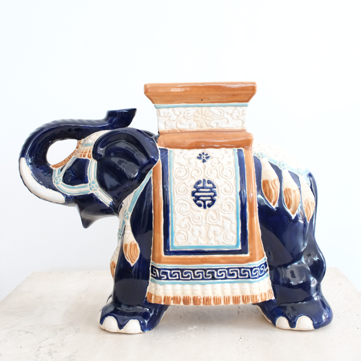 Vintage Chinoiserie Blue elephant