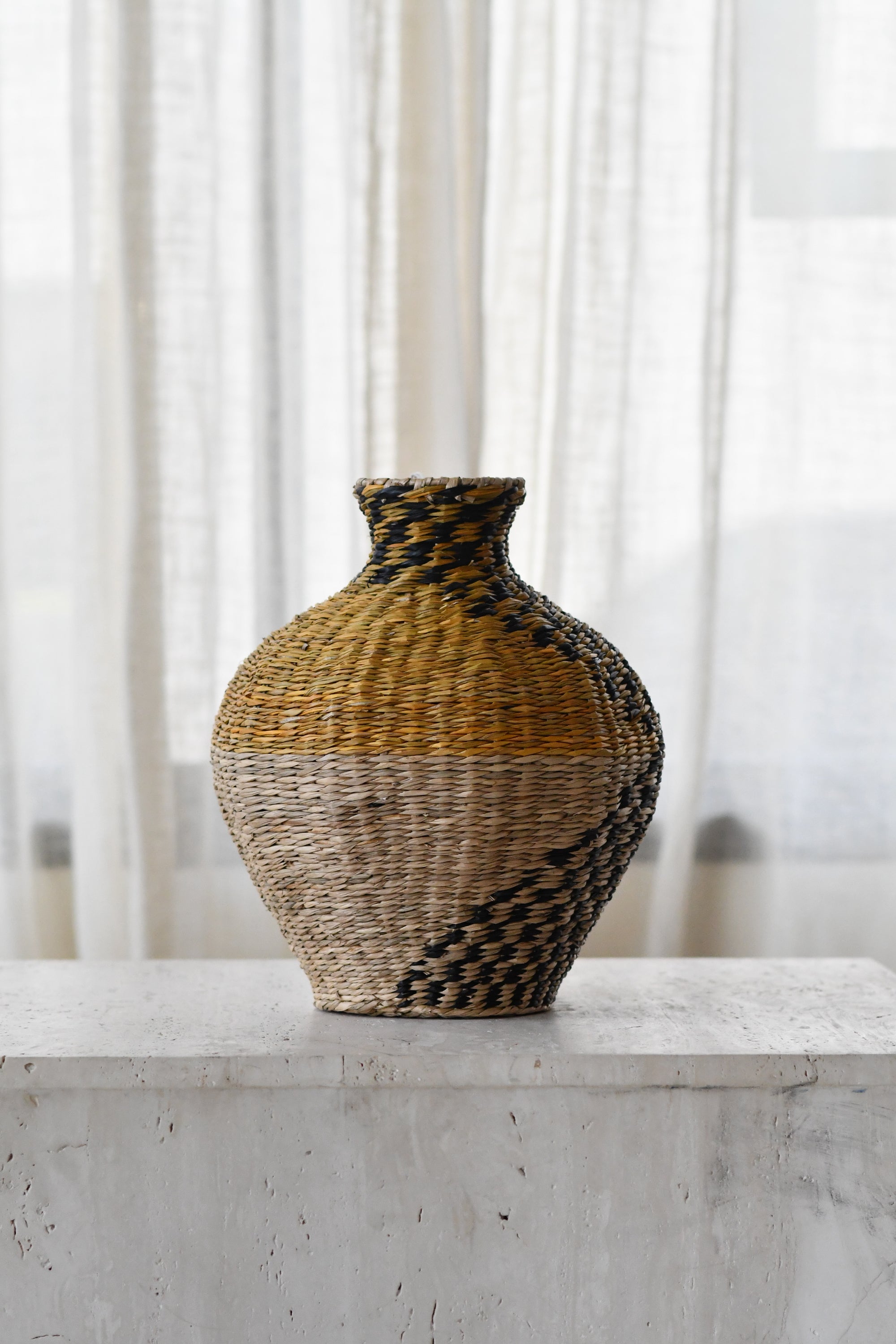 Woven Vase Black & Gold