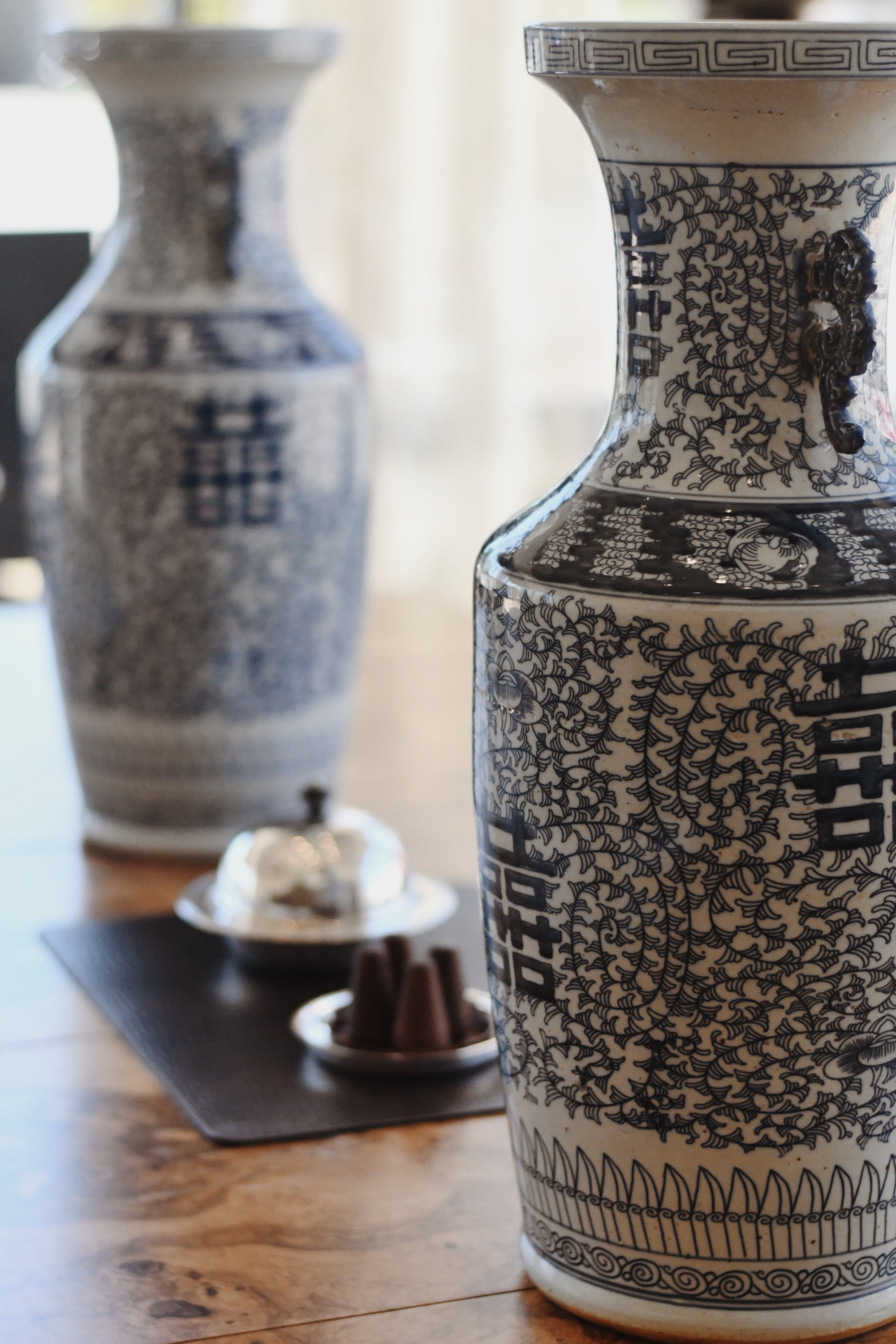 Chinese Qing Dynasty Blue and White Vase